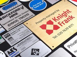 Des plaques métalliques